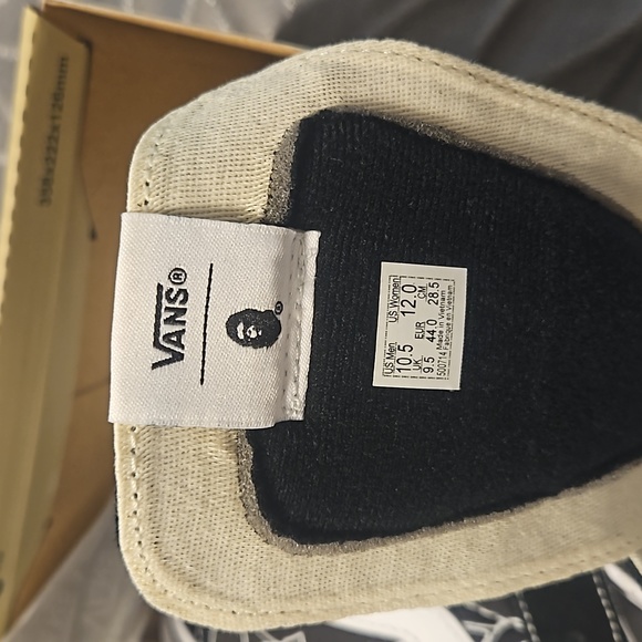 VANS X BAPE COLLAB SHOES... OFF THE WALL - Picture 3 of 6